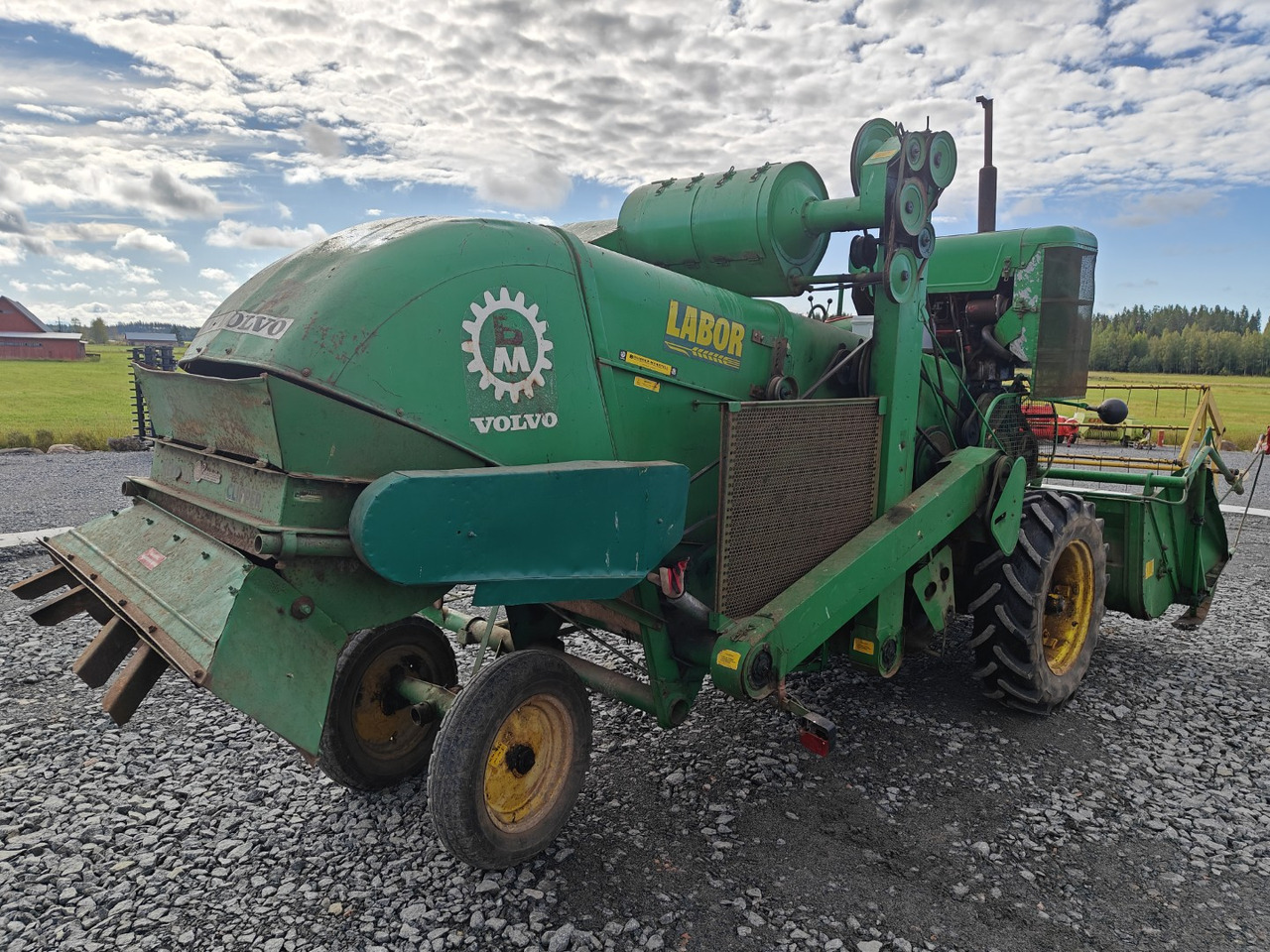 Volvo BM ST257 leikkuupuimuri työleveys 190cm, vaikka koeruutupuimuriksi, katso video! - Cosechadora de granos: foto 4 Volvo BM ST257 leikkuupuimuri työleveys 190cm, vaikka koeruutupuimuriksi, katso video! - Cosechadora de granos: foto 4