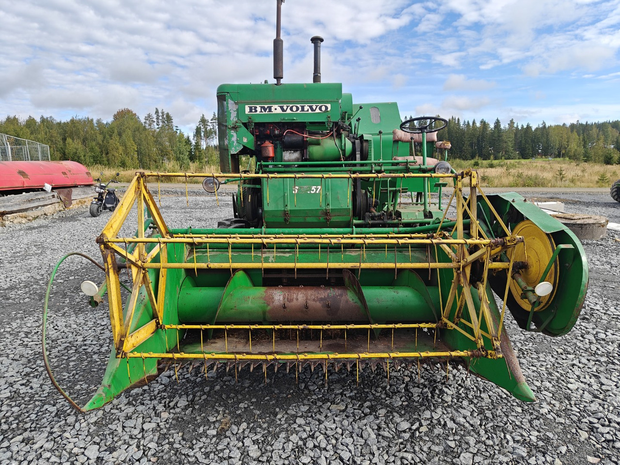 Volvo BM ST257 leikkuupuimuri työleveys 190cm, vaikka koeruutupuimuriksi, katso video! - Cosechadora de granos: foto 2 Volvo BM ST257 leikkuupuimuri työleveys 190cm, vaikka koeruutupuimuriksi, katso video! - Cosechadora de granos: foto 2