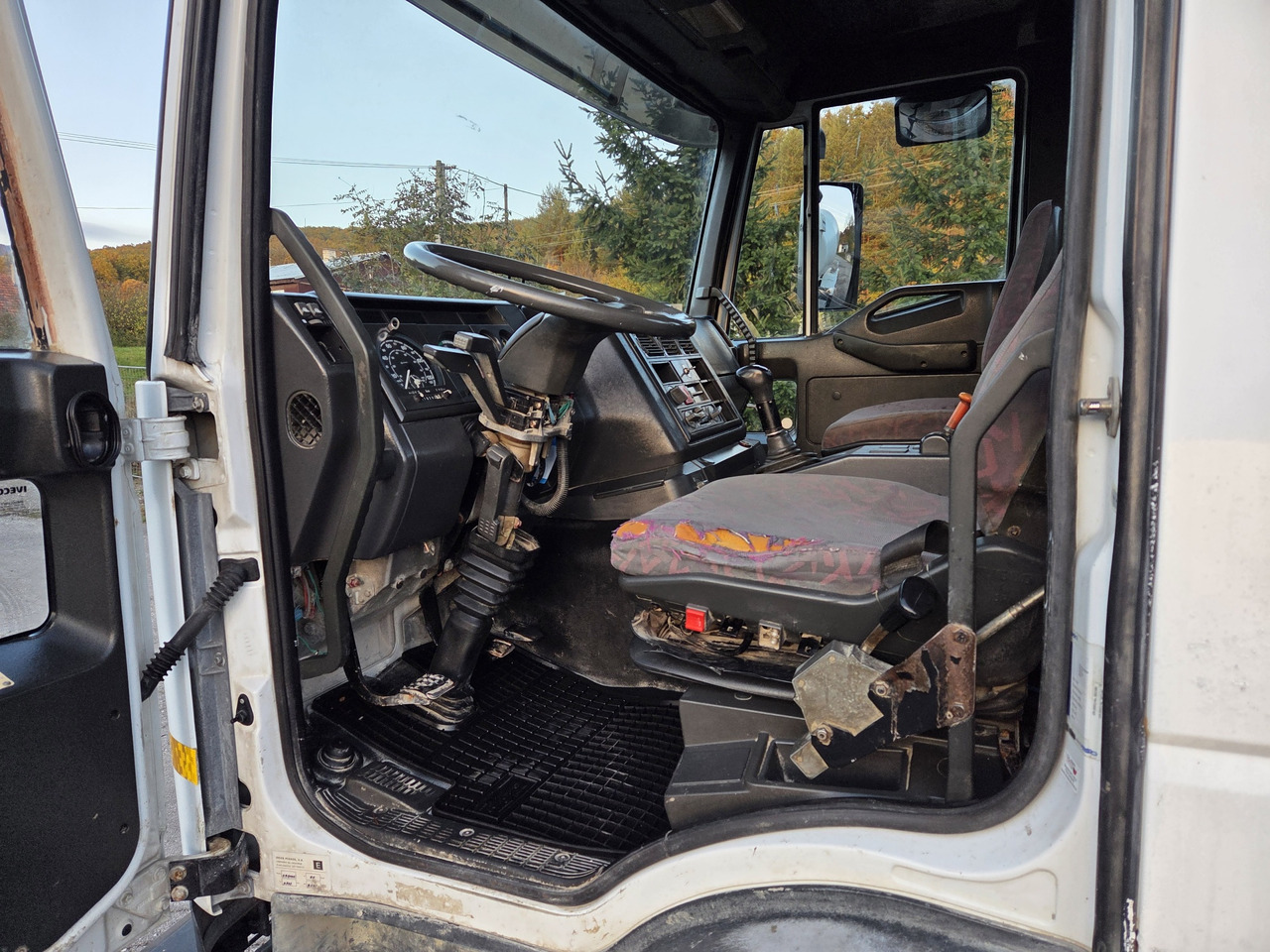 Camión hormigonera IVECO EURO TRAKKER MP340E35HB 8x4 MIX (chassis ): foto 7