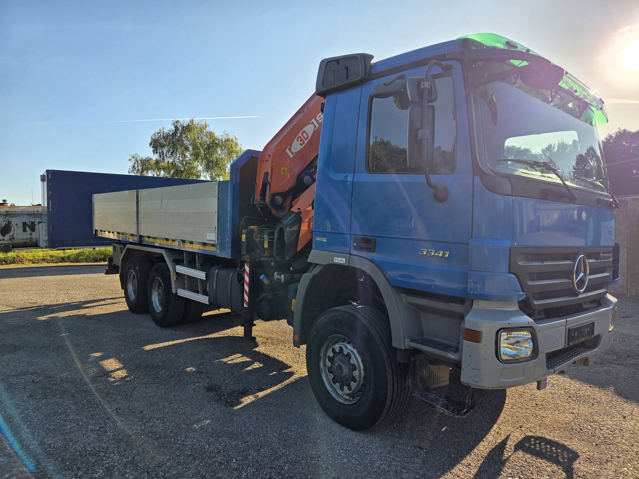 MERCEDES-BENZ ACTROS 3341 6x6 + CRANE PM 30 Radio Control - Camión caja abierta, Camión grúa: foto 3 MERCEDES-BENZ ACTROS 3341 6x6 + CRANE PM 30 Radio Control - Camión caja abierta, Camión grúa: foto 3