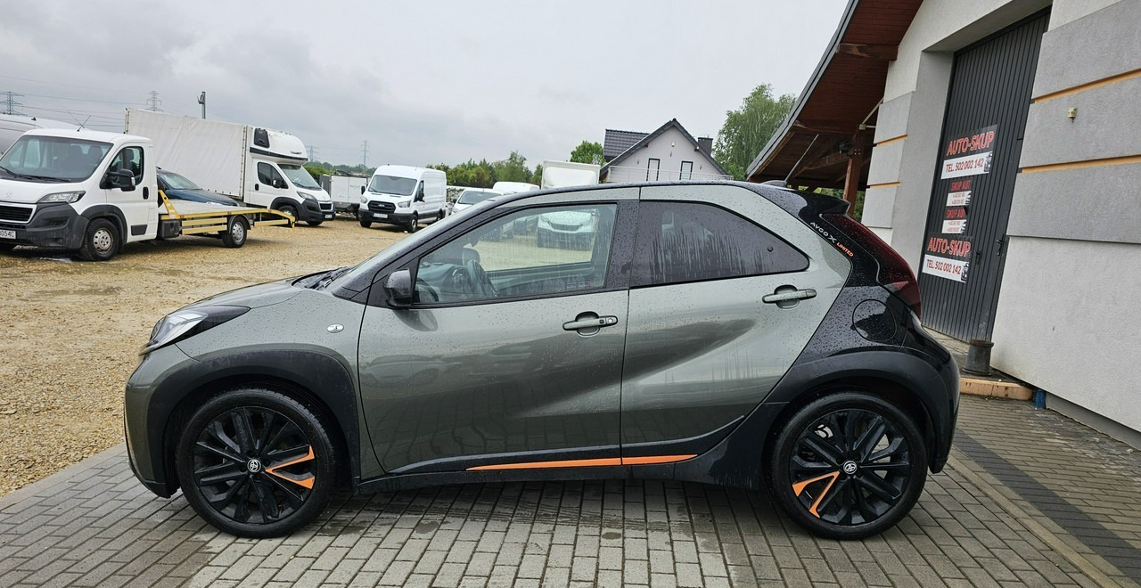 Toyota Aygo II Aygo X Aygo x cross limited automat 25tyś - Hatchback: foto 4 Toyota Aygo II Aygo X Aygo x cross limited automat 25tyś - Hatchback: foto 4