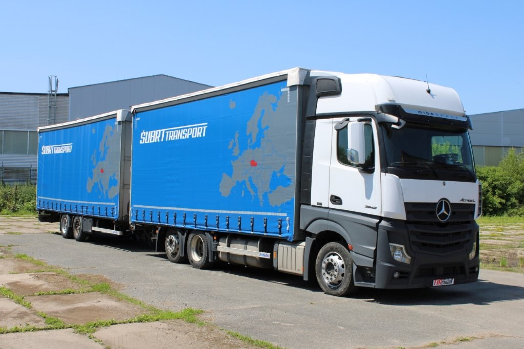 Mercedes-Benz Actros 2542 NAVIGACE + PANAV (8,20m x 2,48m x 3m) - Camión lona: foto 1 Mercedes-Benz Actros 2542 NAVIGACE + PANAV (8,20m x 2,48m x 3m) - Camión lona: foto 1