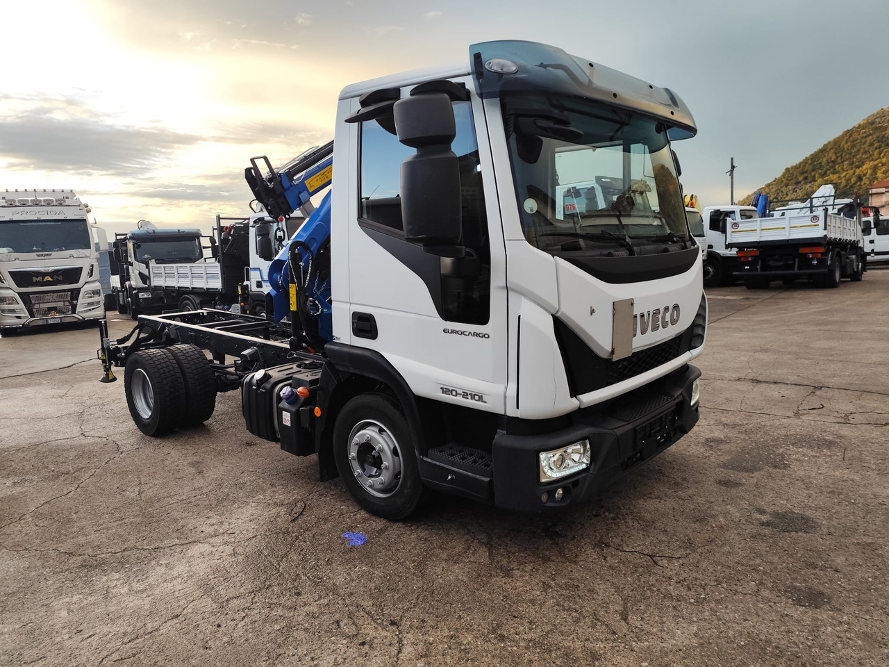 Arrendamiento de IVECO EUROCARGO 120-210 IVECO EUROCARGO 120-210: foto 48 Arrendamiento de IVECO EUROCARGO 120-210 IVECO EUROCARGO 120-210: foto 48