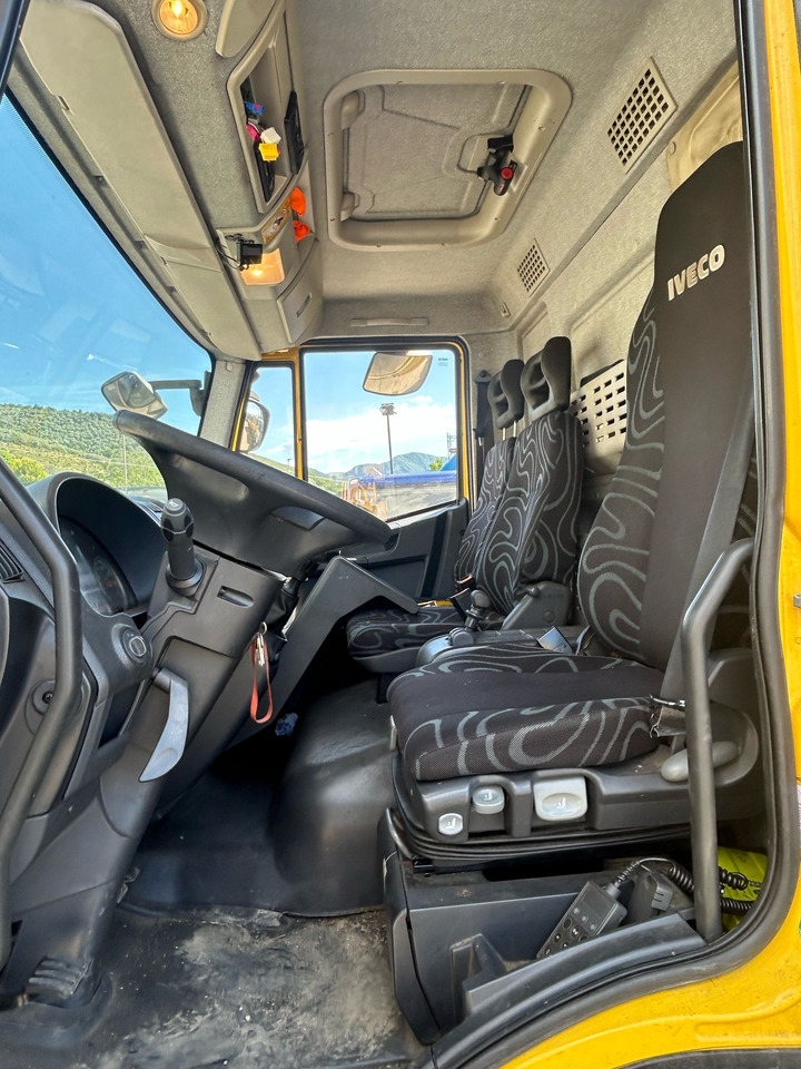 IVECO EUROCARGO 120E28P - Camión chasis: foto 3 IVECO EUROCARGO 120E28P - Camión chasis: foto 3