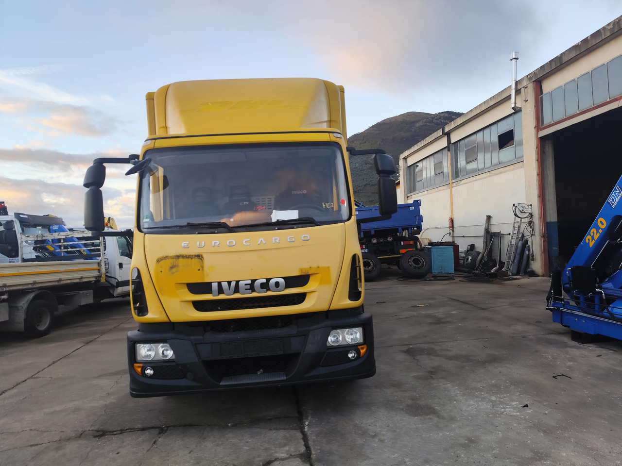 IVECO EUROCARGO 120E28P - Camión chasis: foto 5 IVECO EUROCARGO 120E28P - Camión chasis: foto 5