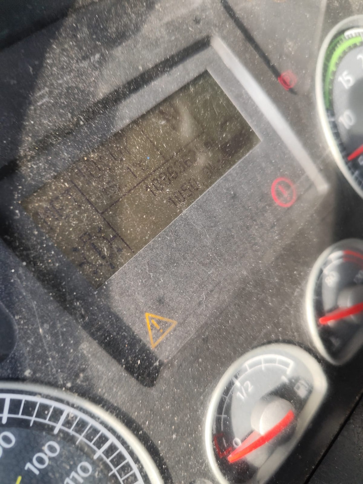 IVECO EUROCARGO 140E25 - Camión chasis: foto 3 IVECO EUROCARGO 140E25 - Camión chasis: foto 3