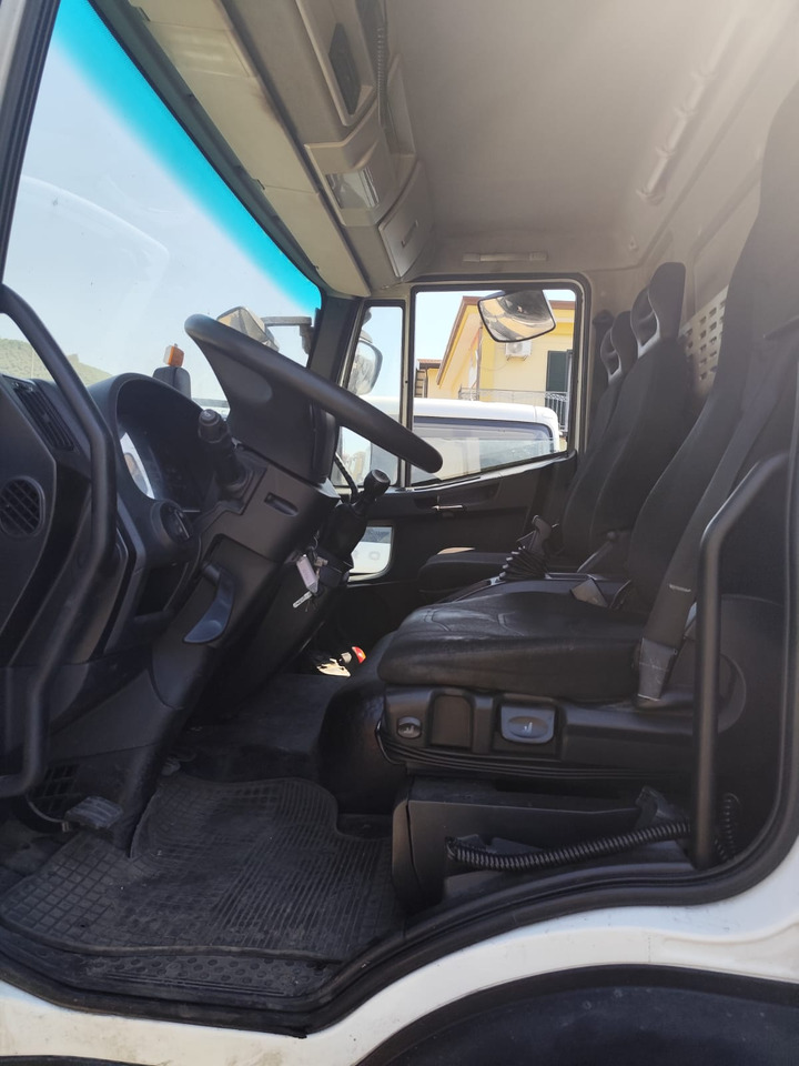 IVECO EUROCARGO 180-250 - Camión multibasculante, Camión grúa: foto 3 IVECO EUROCARGO 180-250 - Camión multibasculante, Camión grúa: foto 3