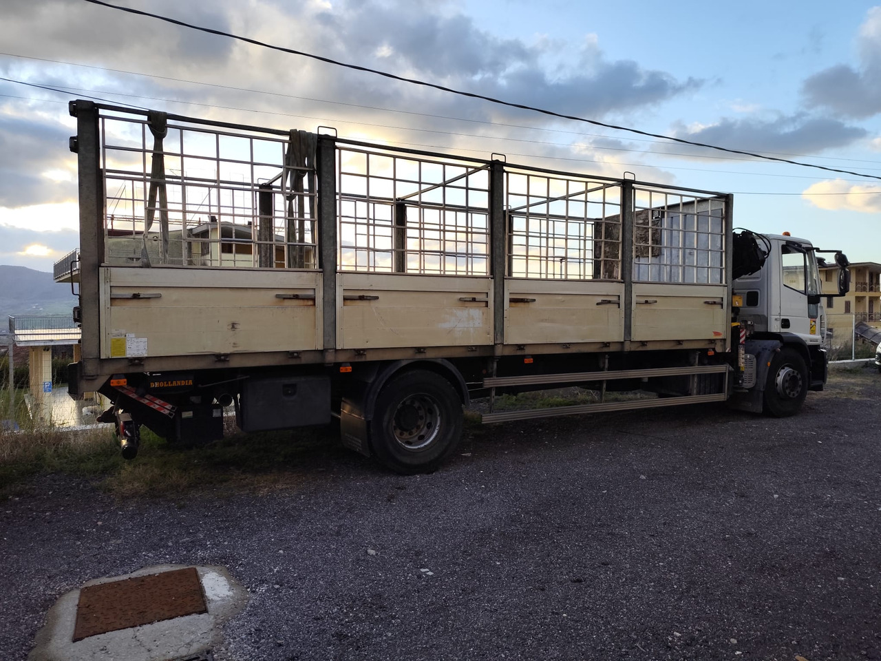 IVECO EUROCARGO 180E25 - Camión grúa, Camión grúa: foto 3 IVECO EUROCARGO 180E25 - Camión grúa, Camión grúa: foto 3