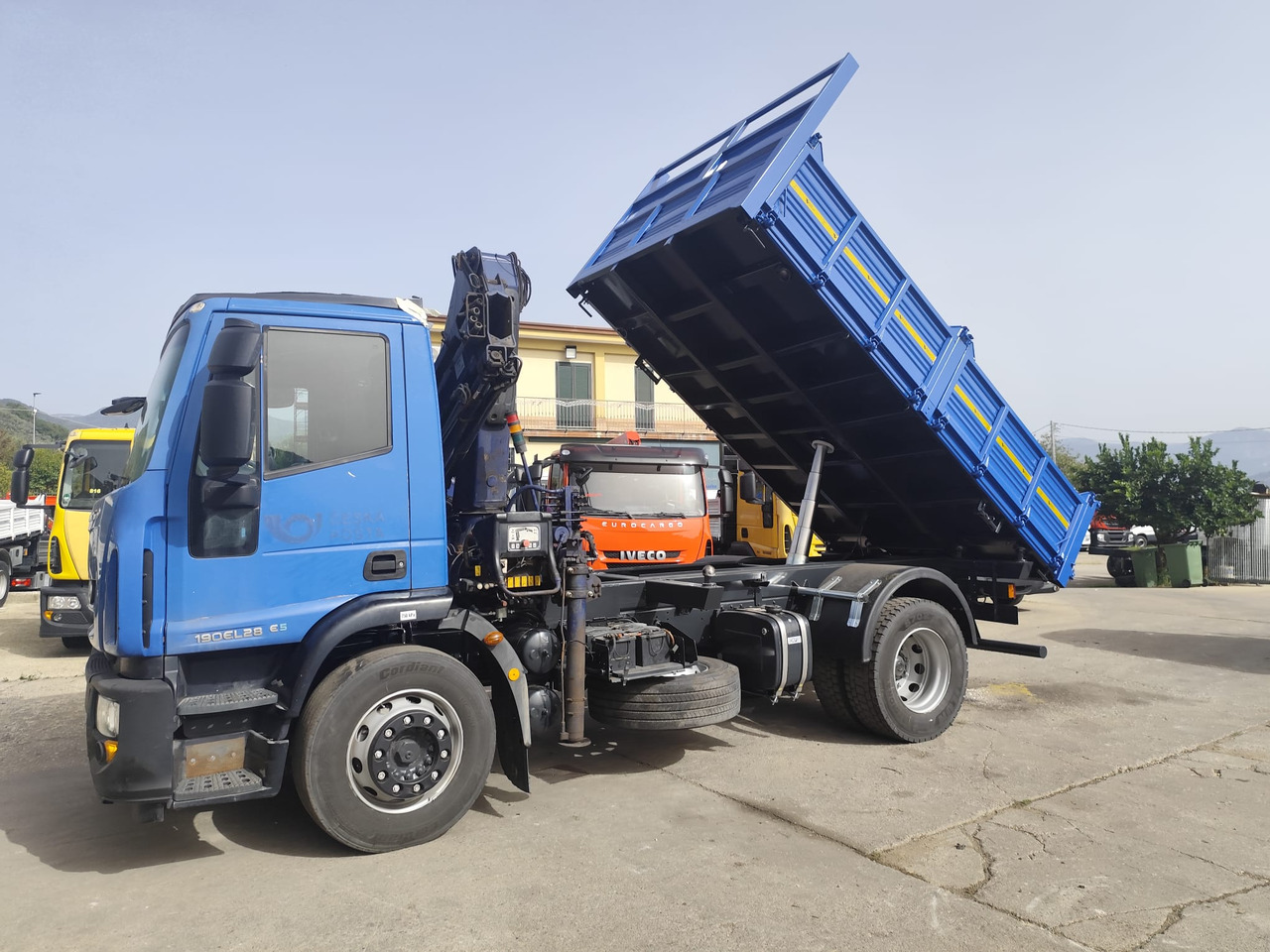 IVECO EUROCARGO 190EL28 - Camión grúa, Camión volquete: foto 4 IVECO EUROCARGO 190EL28 - Camión grúa, Camión volquete: foto 4