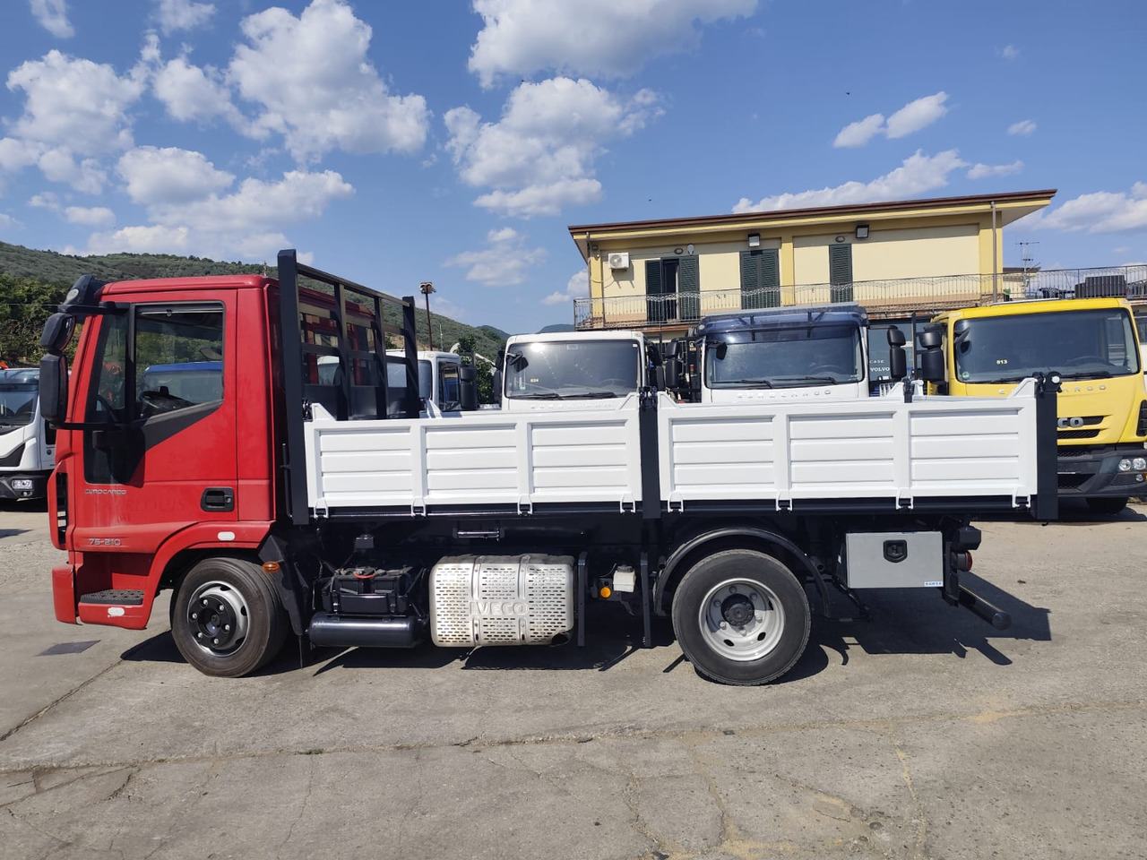 IVECO EUROCARGO 80-190 - Camión chasis: foto 3 IVECO EUROCARGO 80-190 - Camión chasis: foto 3