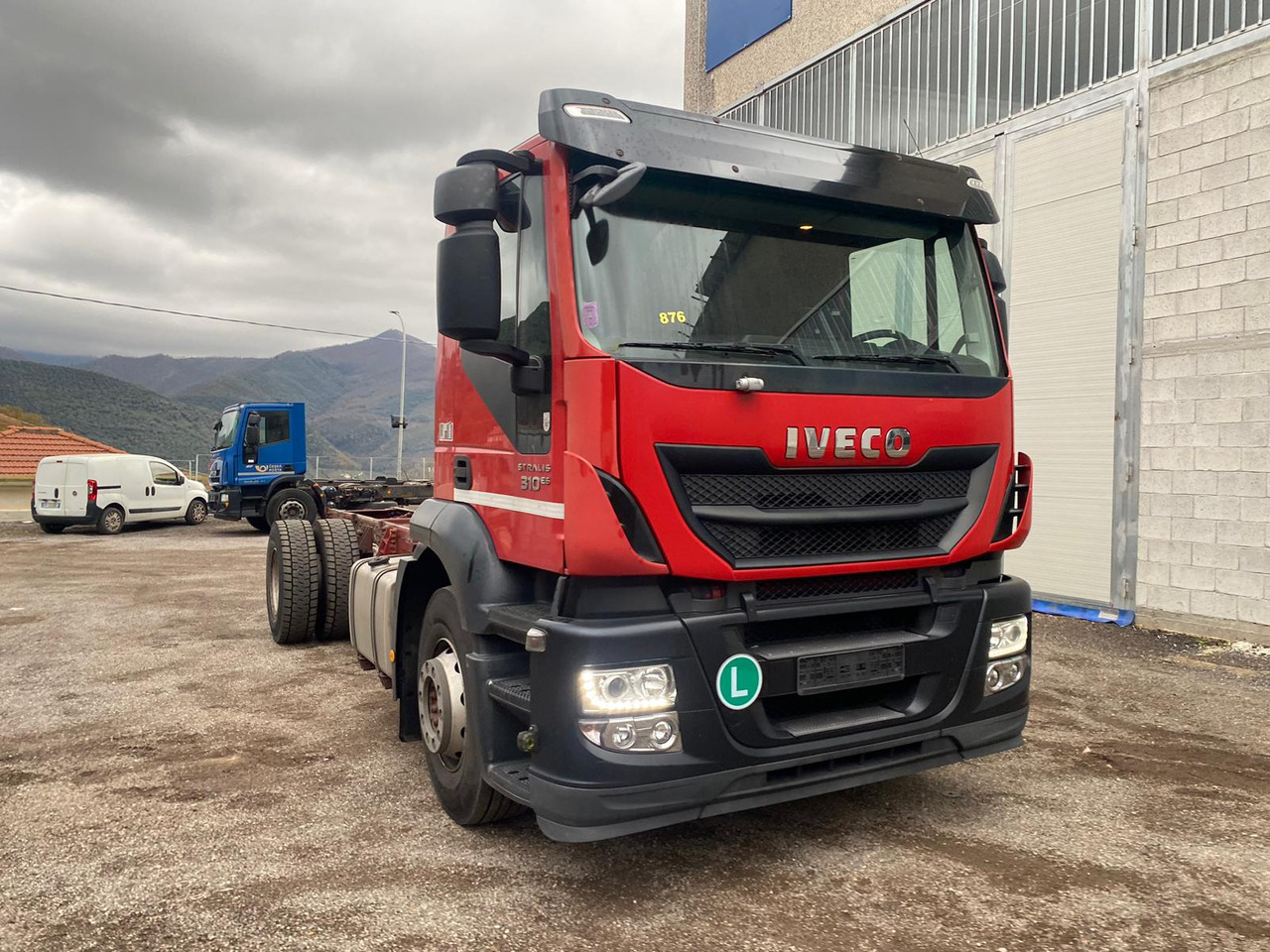 Camión chasis IVECO STRALIS 190S31: foto 8
