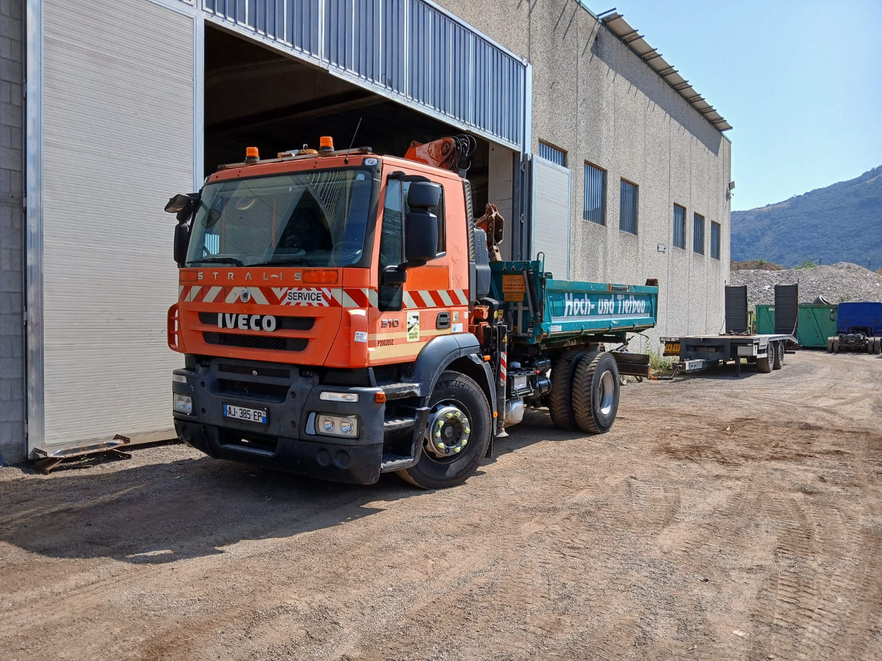 IVECO STRALIS 190S31 - Camión grúa: foto 1 IVECO STRALIS 190S31 - Camión grúa: foto 1
