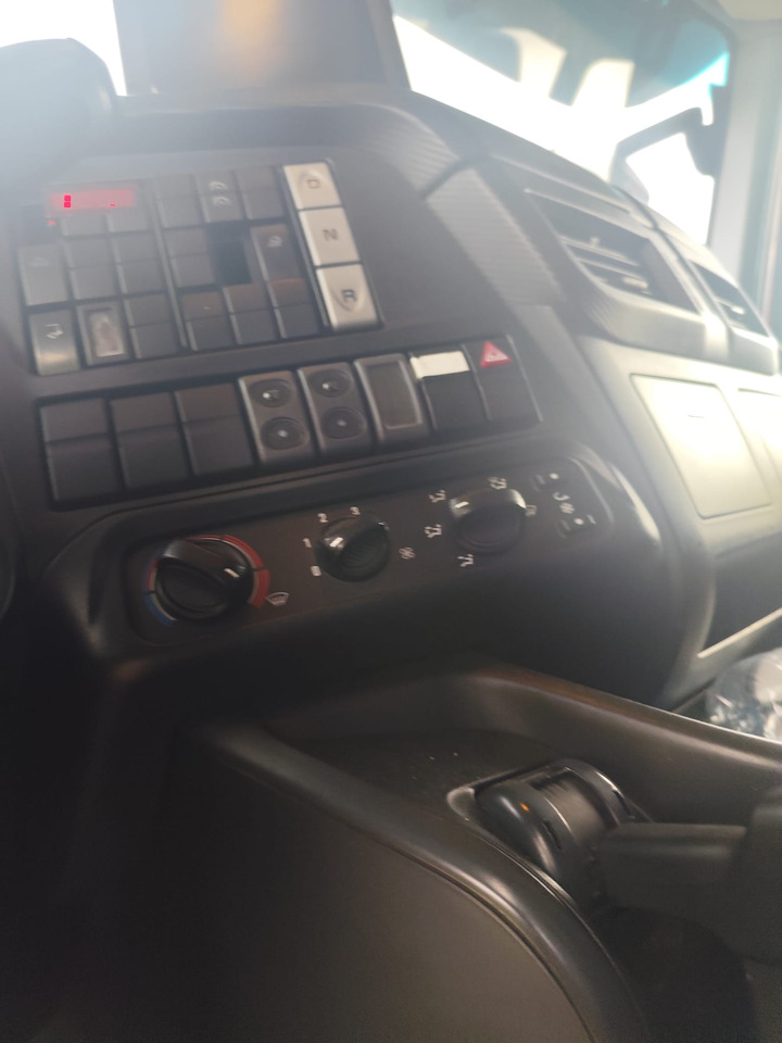 IVECO STRALIS 190S31 - Camión chasis: foto 3 IVECO STRALIS 190S31 - Camión chasis: foto 3