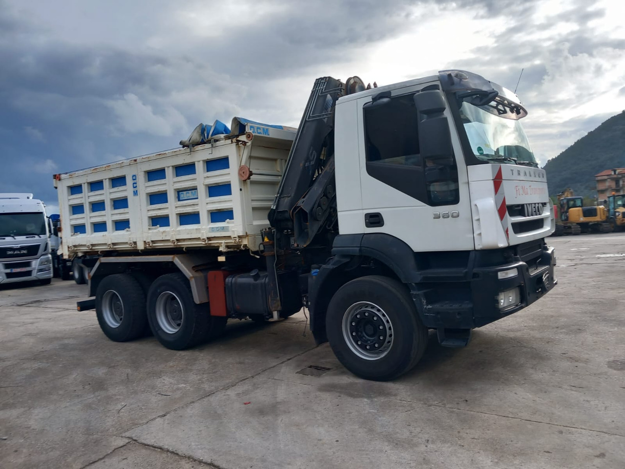 Camión grúa, Camión volquete IVECO TRAKKER 260T36: foto 10 Camión grúa, Camión volquete IVECO TRAKKER 260T36: foto 10