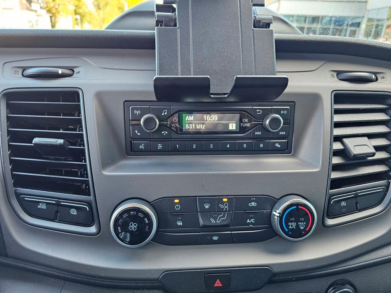 Furgoneta caja abierta, Furgoneta combi Ford Transit Pritsche 310 DoKa AHK Klima 7 Sitzer: foto 14 Furgoneta caja abierta, Furgoneta combi Ford Transit Pritsche 310 DoKa AHK Klima 7 Sitzer: foto 14