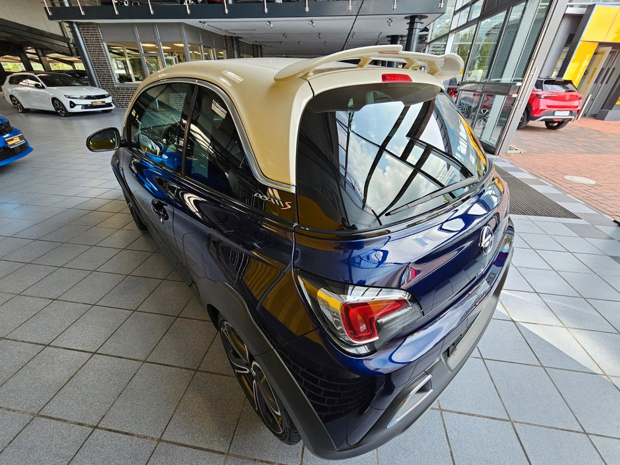 Opel Adam Rocks S Recaro Leder Infinity 18" - Coche: foto 4 Opel Adam Rocks S Recaro Leder Infinity 18" - Coche: foto 4