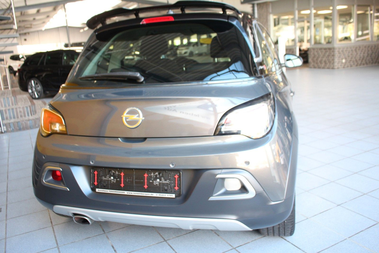 Opel Adam Rocks S Unlimited IntelliLink PDC 18" - Berlina: foto 4 Opel Adam Rocks S Unlimited IntelliLink PDC 18" - Berlina: foto 4