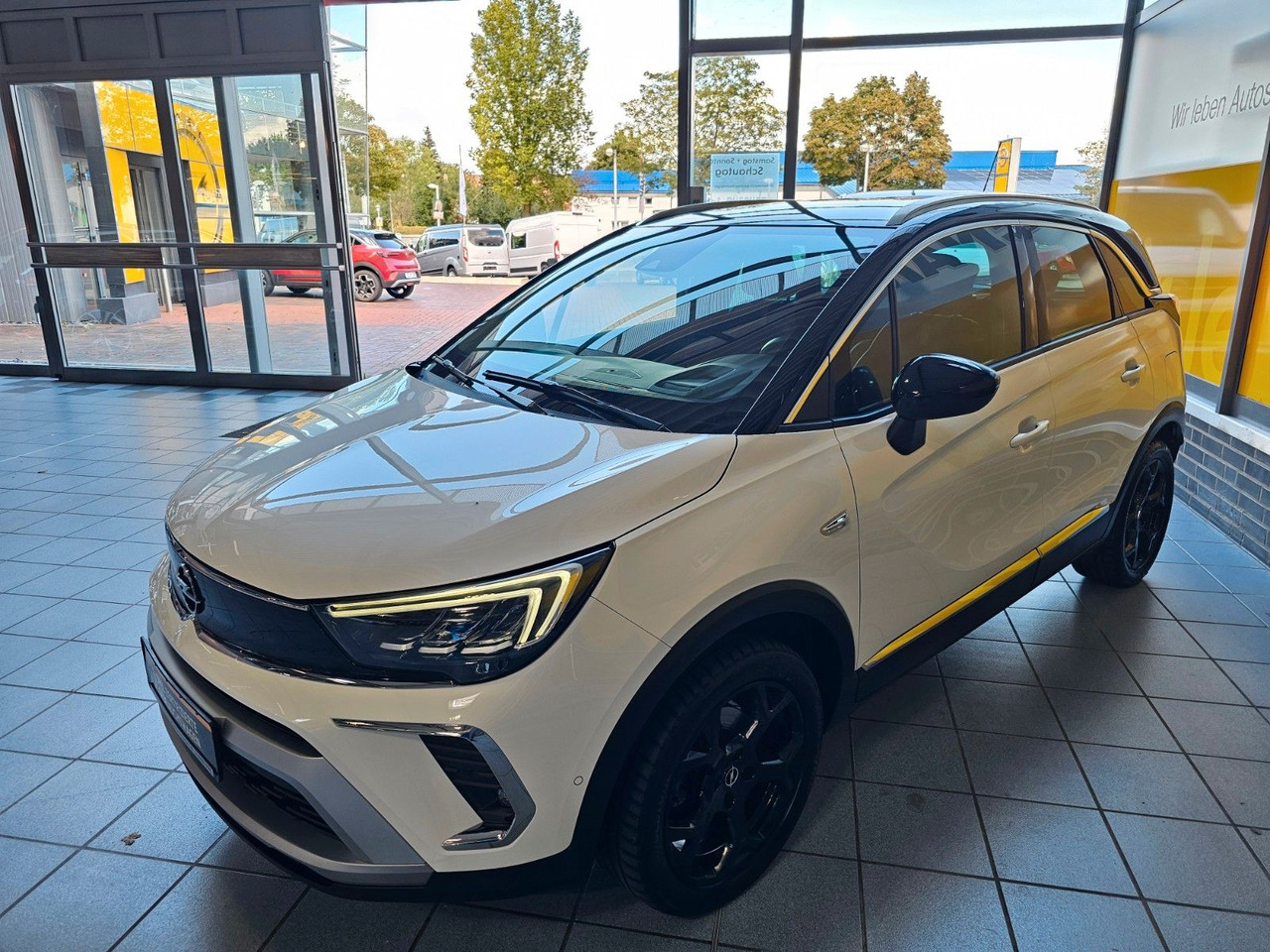 Opel Crossland 1.2 AT Ultimate Navi Kamera LED HuD - Berlina: foto 2 Opel Crossland 1.2 AT Ultimate Navi Kamera LED HuD - Berlina: foto 2