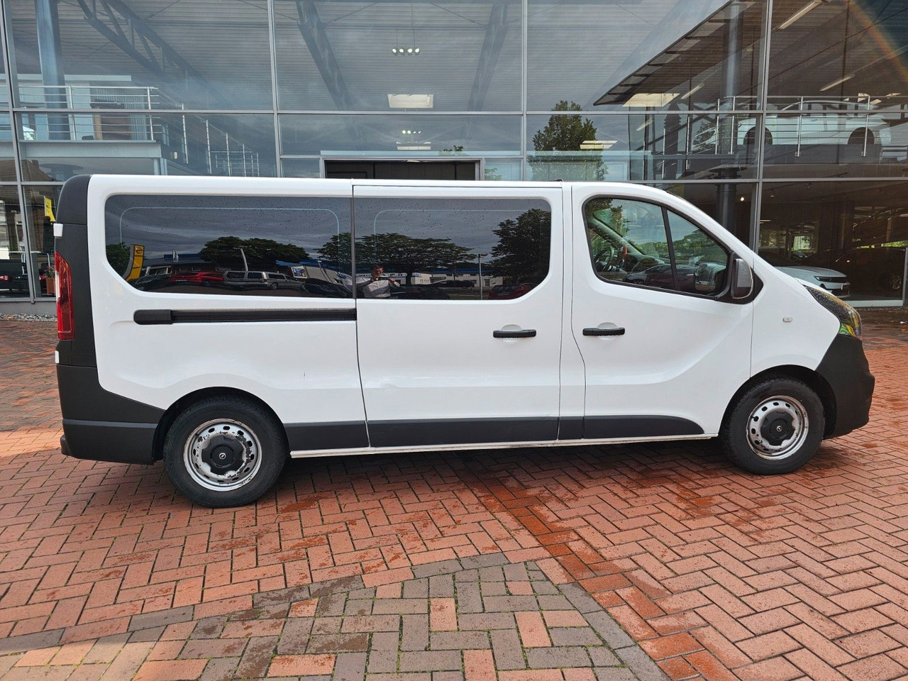 Opel Vivaro B Combi Bus L2H1  2,9t AHK - Furgoneta de pasajeros: foto 5 Opel Vivaro B Combi Bus L2H1  2,9t AHK - Furgoneta de pasajeros: foto 5