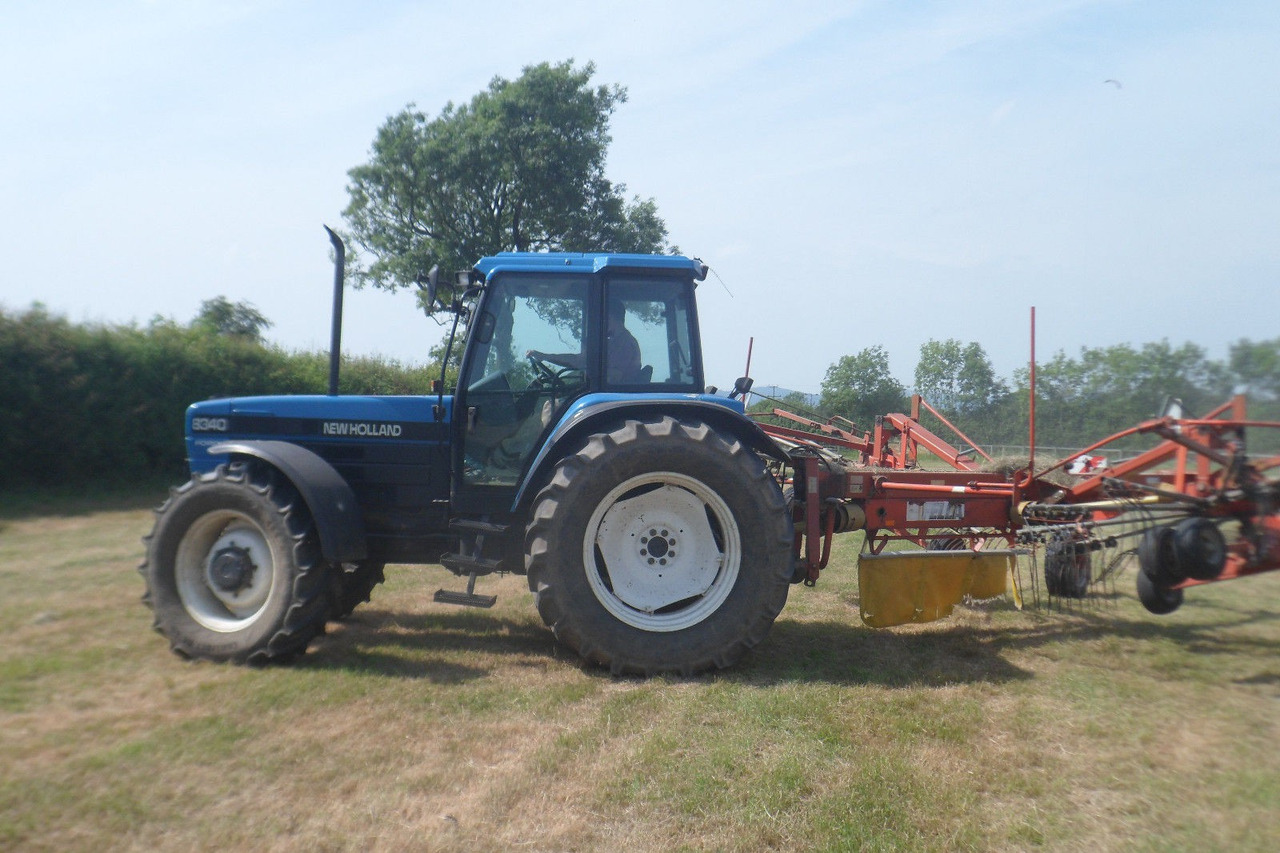 Tractor NEW HOLLAND 8340: foto 6