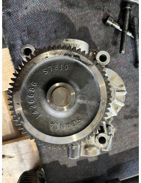 Scania 2092332 - Bomba de aceite: foto 1 Scania 2092332 - Bomba de aceite: foto 1