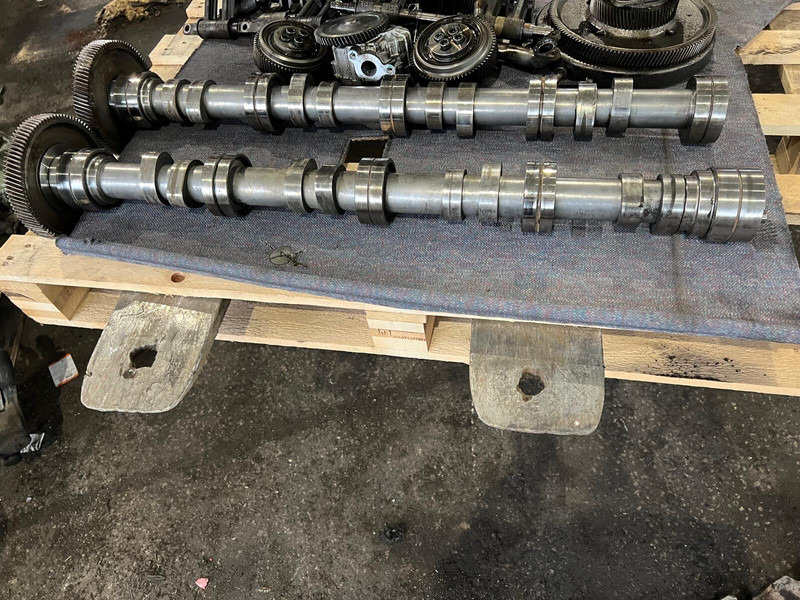 Scania RH - Árbol de levas: foto 1 Scania RH - Árbol de levas: foto 1