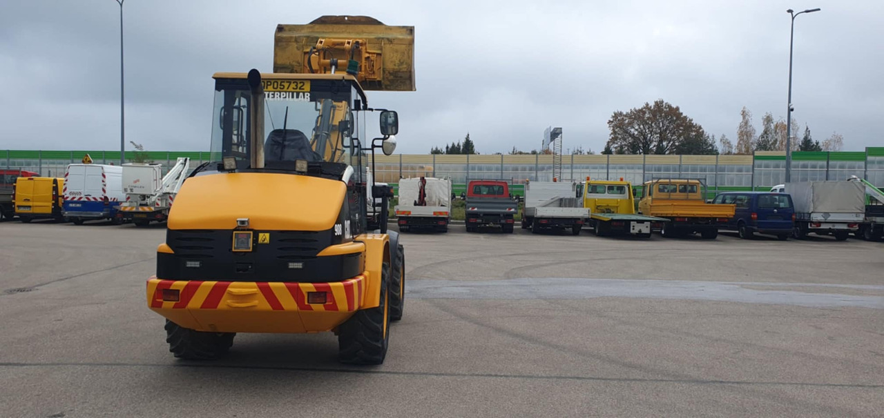 CATERPILLAR 908 - Cargadora de ruedas: foto 4 CATERPILLAR 908 - Cargadora de ruedas: foto 4
