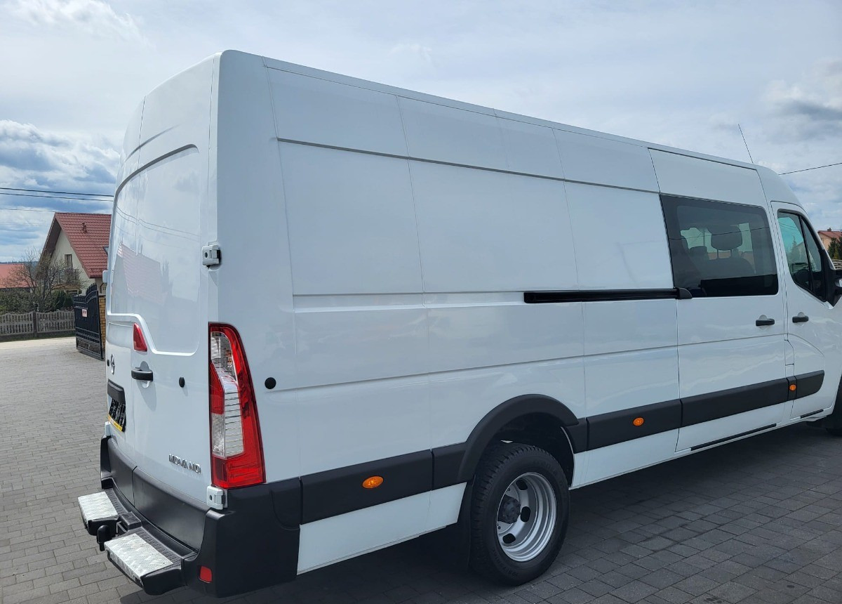 Foto del interior 1: Arrendamiento de Opel Movano Max 9 osobowy Opel Movano Max 9 osobowy