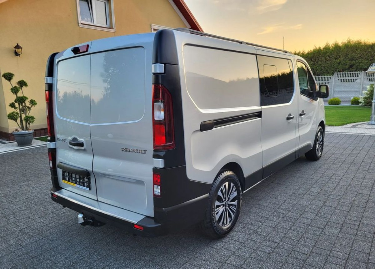 Arrendamiento de Renault Trafic 2.0 Doka Renault Trafic 2.0 Doka: foto 18