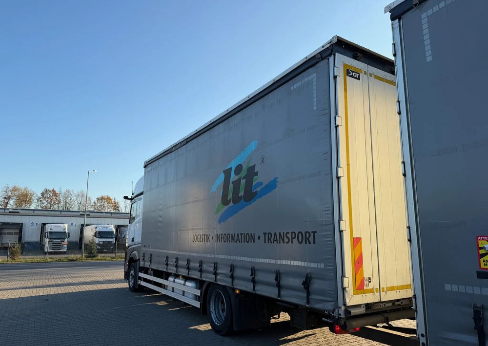 Camión lona Mercedes-Benz ACTROS 1845 Zestaw przestrzenny przejazdowy120m3: foto 9 Camión lona Mercedes-Benz ACTROS 1845 Zestaw przestrzenny przejazdowy120m3: foto 9