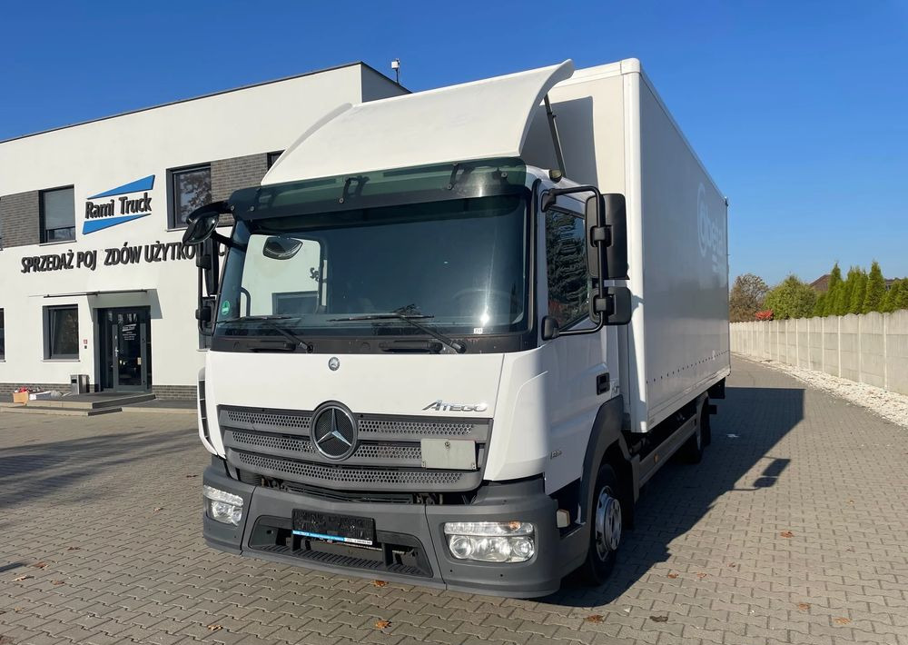Mercedes-Benz ATEGO 816,ładowność 3,1 tony! - Camión caja cerrada: foto 3 Mercedes-Benz ATEGO 816,ładowność 3,1 tony! - Camión caja cerrada: foto 3