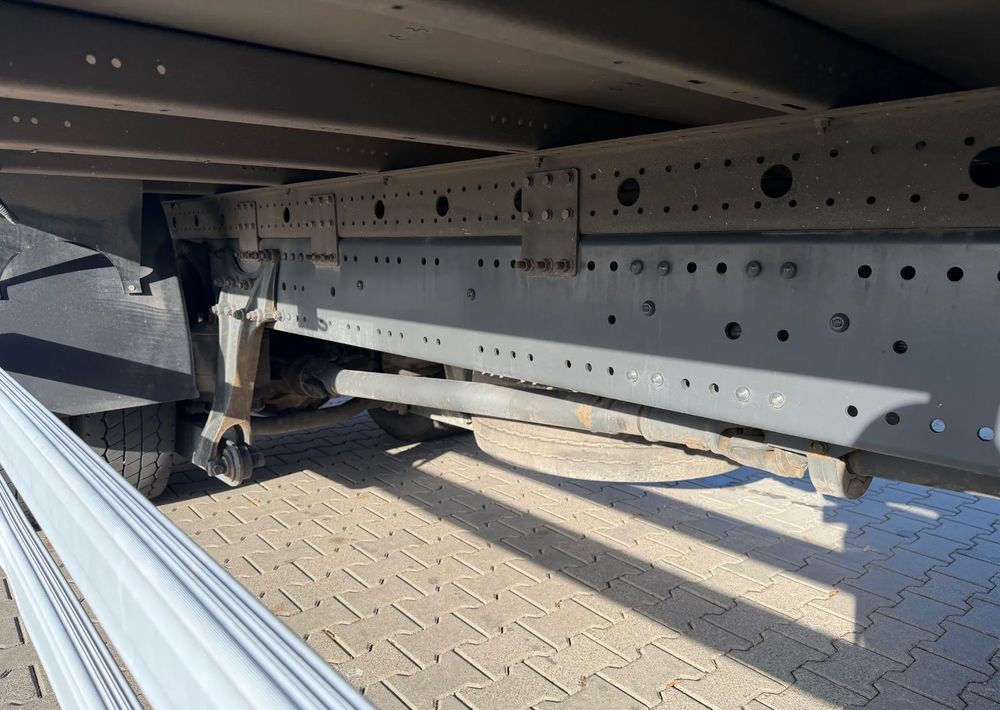 Mercedes-Benz AXOR 1824,  EURO 5,KLIMA, KONTENER 8,5 m! - Camión caja cerrada: foto 5 Mercedes-Benz AXOR 1824,  EURO 5,KLIMA, KONTENER 8,5 m! - Camión caja cerrada: foto 5