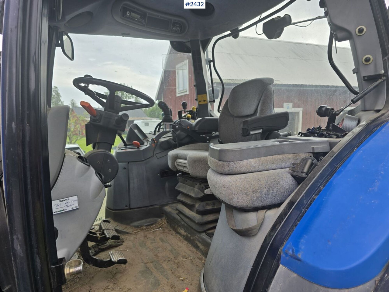 New Holland TS 125A med Frontlastare - Tractor: foto 5 New Holland TS 125A med Frontlastare - Tractor: foto 5