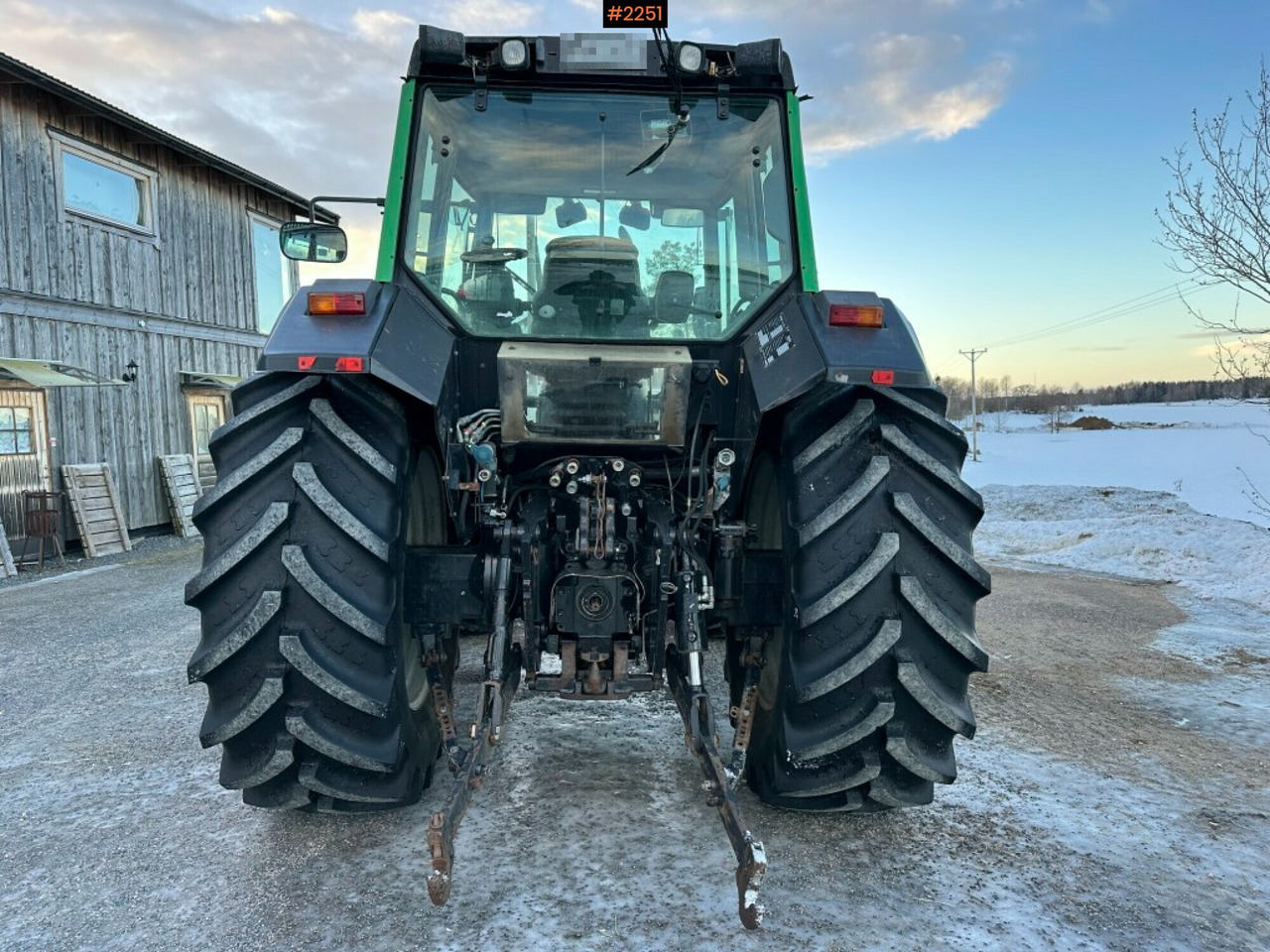Valtra X110 waiststeering tractor with twintrac - Tractor: foto 5 Valtra X110 waiststeering tractor with twintrac - Tractor: foto 5