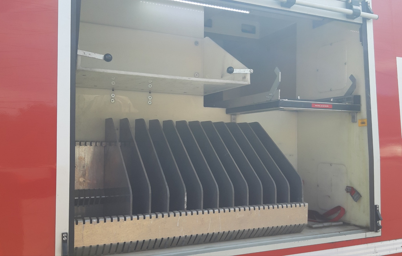 Camión de bomberos IVECO MAGIRUS DAILY 55S17W 4X4: foto 10 Camión de bomberos IVECO MAGIRUS DAILY 55S17W 4X4: foto 10