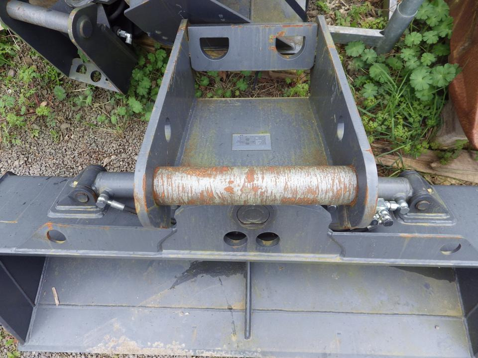 Schwenkbare Grabenräumlöffel  MS01   3 x auf Lager - Cazo para excavadora: foto 3 Schwenkbare Grabenräumlöffel  MS01   3 x auf Lager - Cazo para excavadora: foto 3