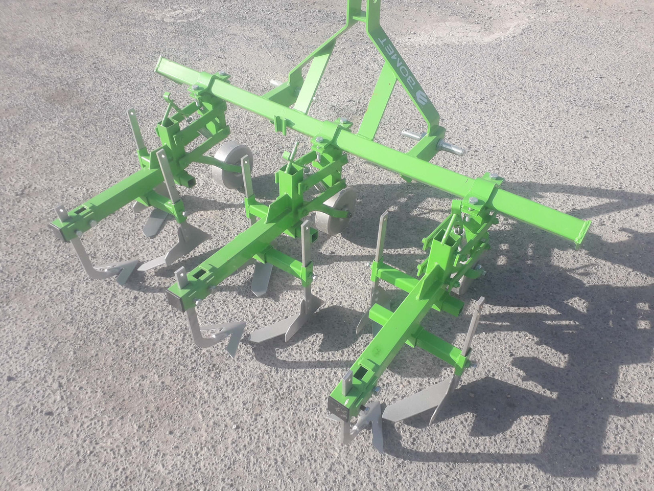 BOMET Bineuse 2 rangs NORMA - Cultivador: foto 1 BOMET Bineuse 2 rangs NORMA - Cultivador: foto 1