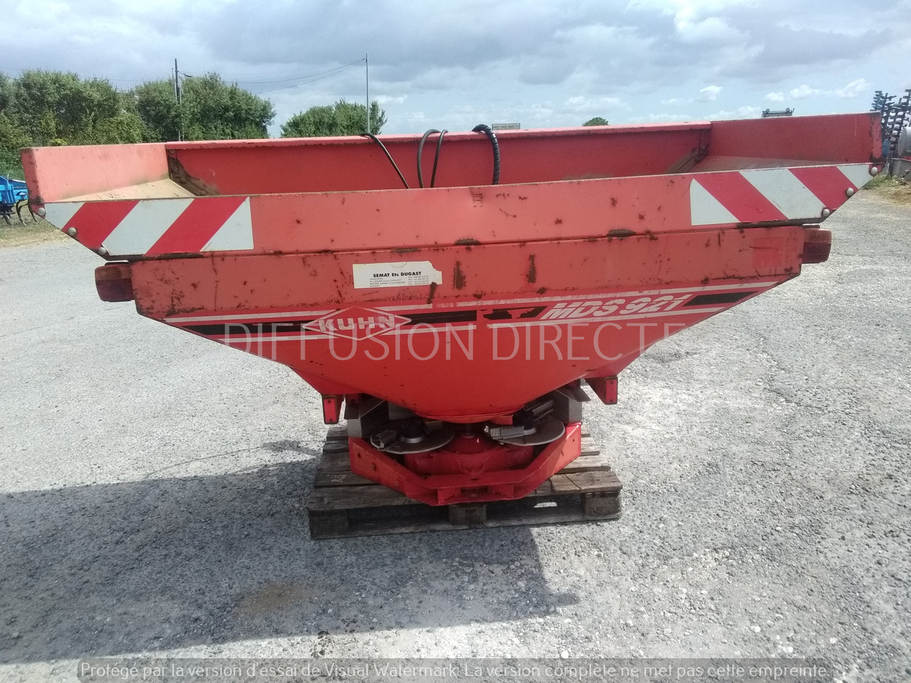 KUHN DISTRIBUTEUR D'ENGRAIS MDS 921 - Esparcidor de fertilizantes: foto 2 KUHN DISTRIBUTEUR D'ENGRAIS MDS 921 - Esparcidor de fertilizantes: foto 2