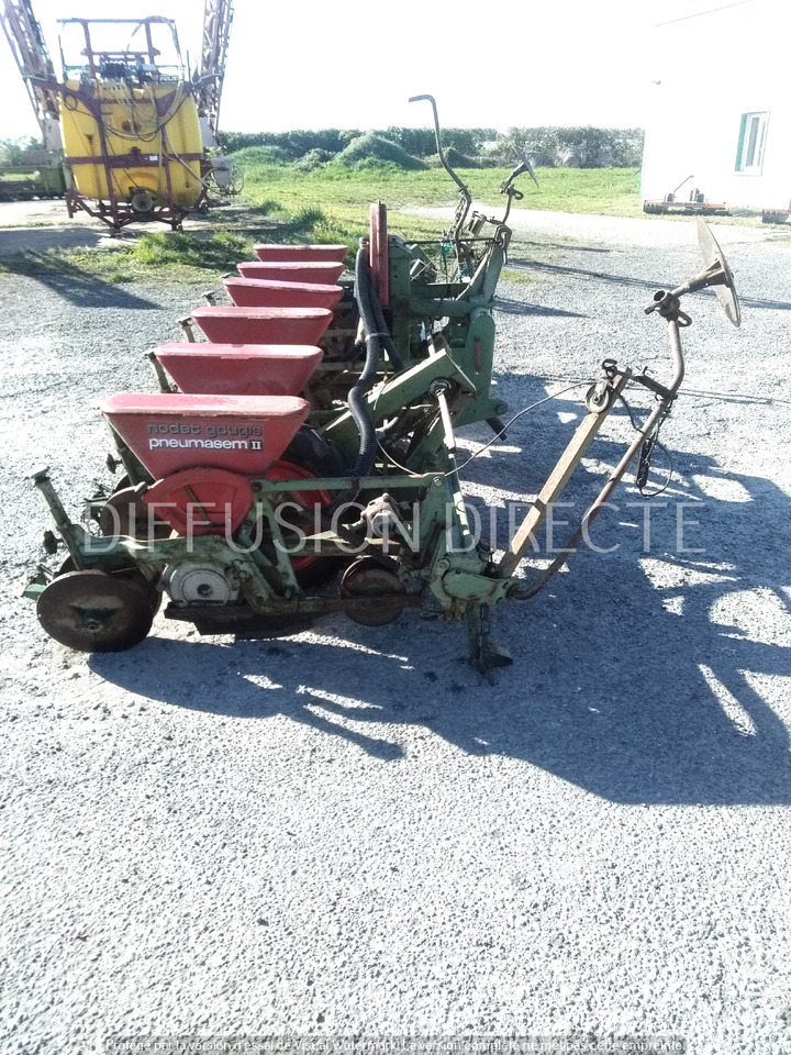 NODET SEMOIR MONOGRAINE PN II - Sembradora de precisión: foto 4 NODET SEMOIR MONOGRAINE PN II - Sembradora de precisión: foto 4