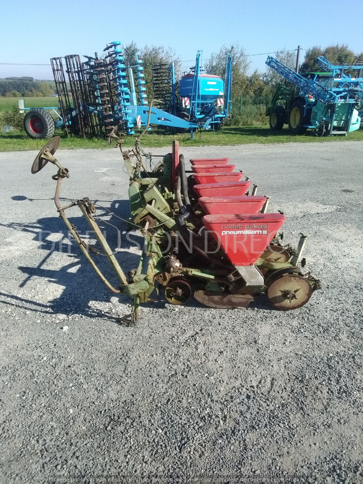 NODET SEMOIR MONOGRAINE PN II - Sembradora de precisión: foto 3 NODET SEMOIR MONOGRAINE PN II - Sembradora de precisión: foto 3
