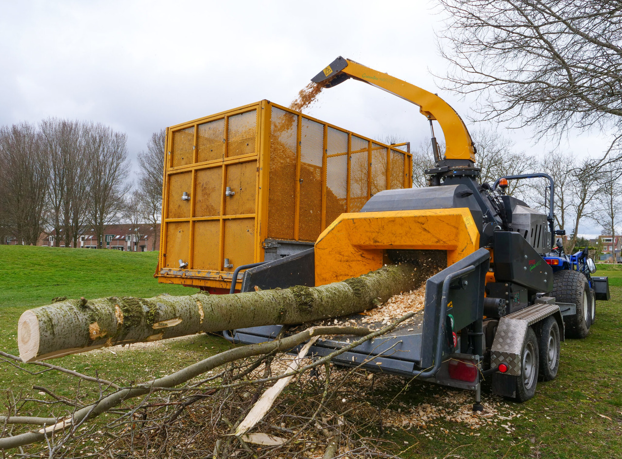 Arrendamiento de  Jaguar 40 3-point linkage Jaguar 40 3-point linkage: foto 17