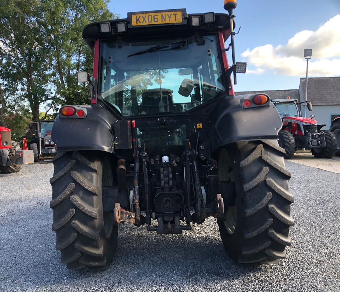 2006 Valtra N121 c/w front loader, 9700 Hrs - Tractor: foto 2 2006 Valtra N121 c/w front loader, 9700 Hrs - Tractor: foto 2