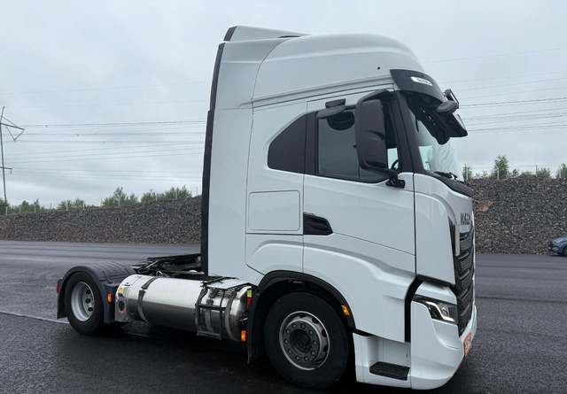 Cabeza tractora Iveco S-Way 460 4x2 LNG / LBG: foto 7