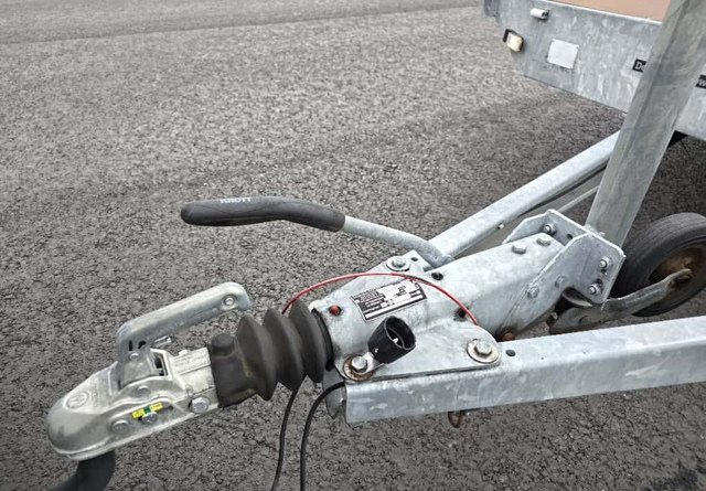 Remolque plataforma/ Caja abierta EduardP4 3000kg: foto 16 Remolque plataforma/ Caja abierta EduardP4 3000kg: foto 16