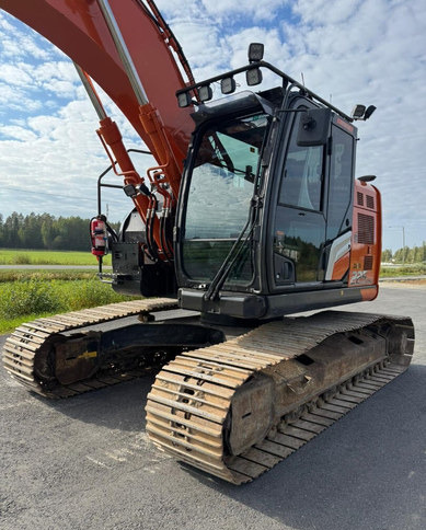 HitachiZX225USLC-7 + Engcon - Excavadora de cadenas: foto 4 HitachiZX225USLC-7 + Engcon - Excavadora de cadenas: foto 4