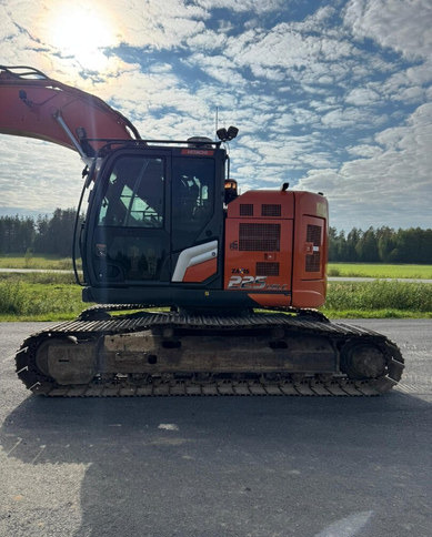 HitachiZX225USLC-7 + Engcon - Excavadora de cadenas: foto 5 HitachiZX225USLC-7 + Engcon - Excavadora de cadenas: foto 5
