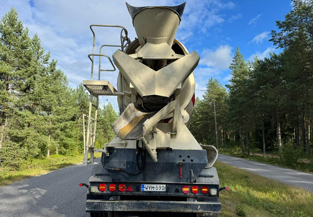 Liebherr12m3 - Semirremolque hormigonera: foto 3 Liebherr12m3 - Semirremolque hormigonera: foto 3