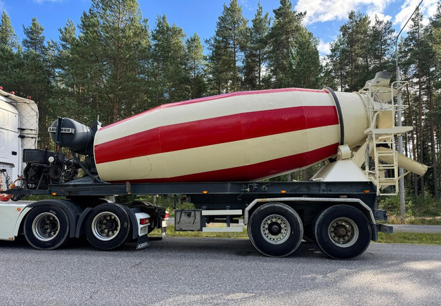 Liebherr12m3 - Semirremolque hormigonera: foto 1 Liebherr12m3 - Semirremolque hormigonera: foto 1