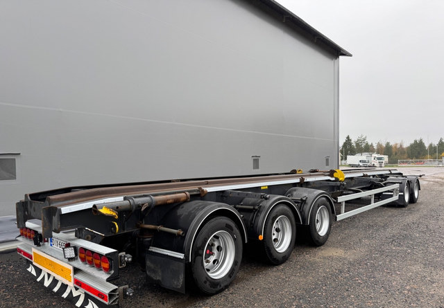 NTMVaihtolavaperävaunu - Remolque multilift/ Portacontenedores de cadenas: foto 5 NTMVaihtolavaperävaunu - Remolque multilift/ Portacontenedores de cadenas: foto 5