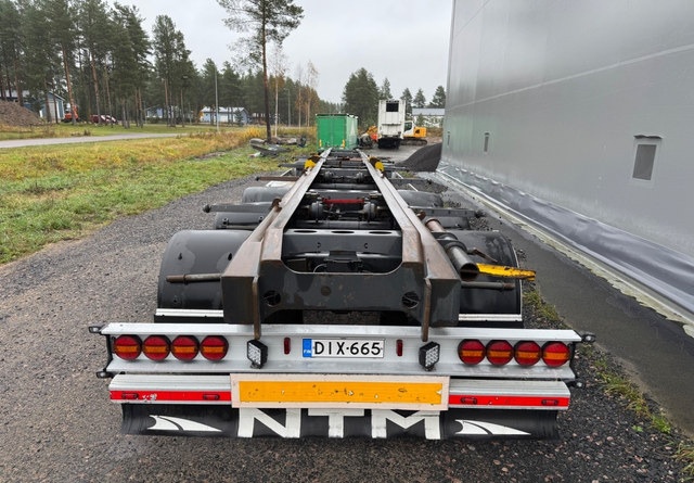 NTMVaihtolavaperävaunu - Remolque multilift/ Portacontenedores de cadenas: foto 4 NTMVaihtolavaperävaunu - Remolque multilift/ Portacontenedores de cadenas: foto 4